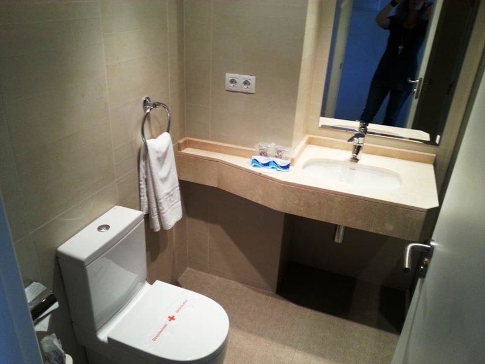 Badezimmer mit Toilette Hotel Vibra Beverly Playa