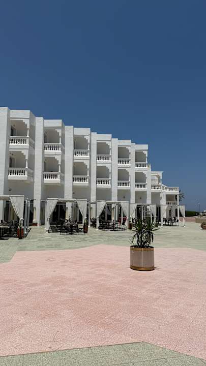 Außenansicht Hotel Neptunia Skanes