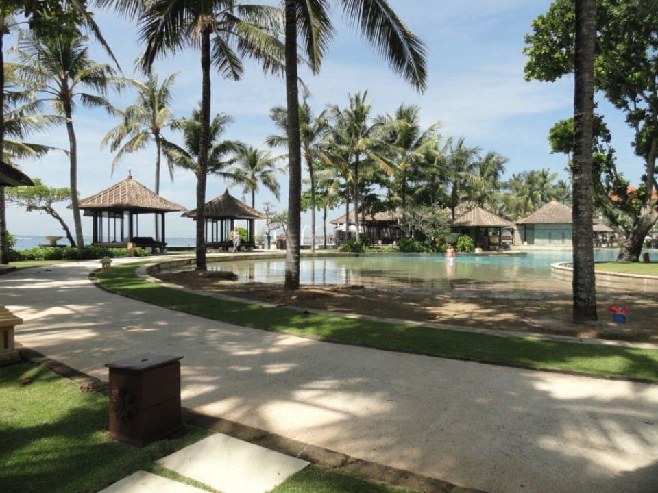 Pool Conrad Bali