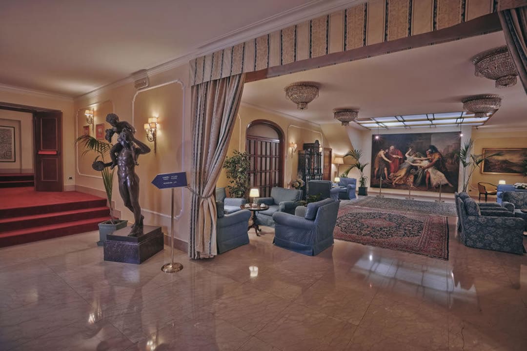 Lobby Hotel Napoleon