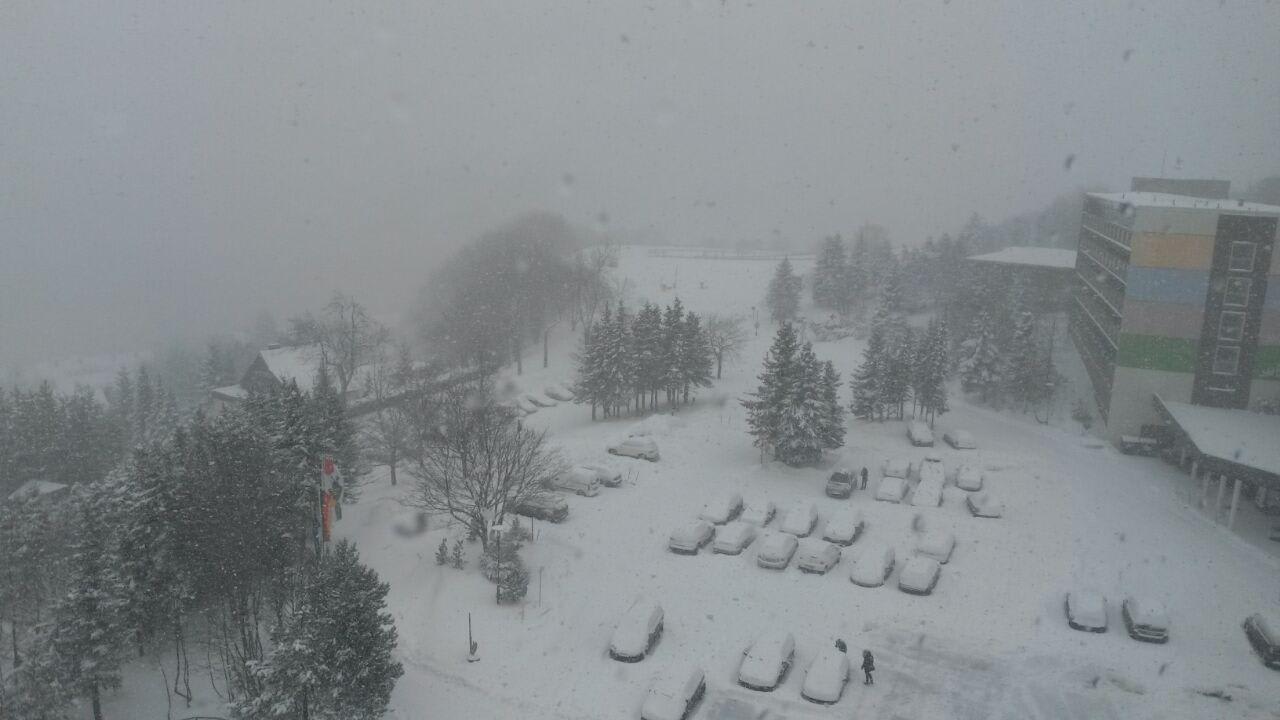 Wintereinbruch im April AHORN Hotel Am Fichtelberg