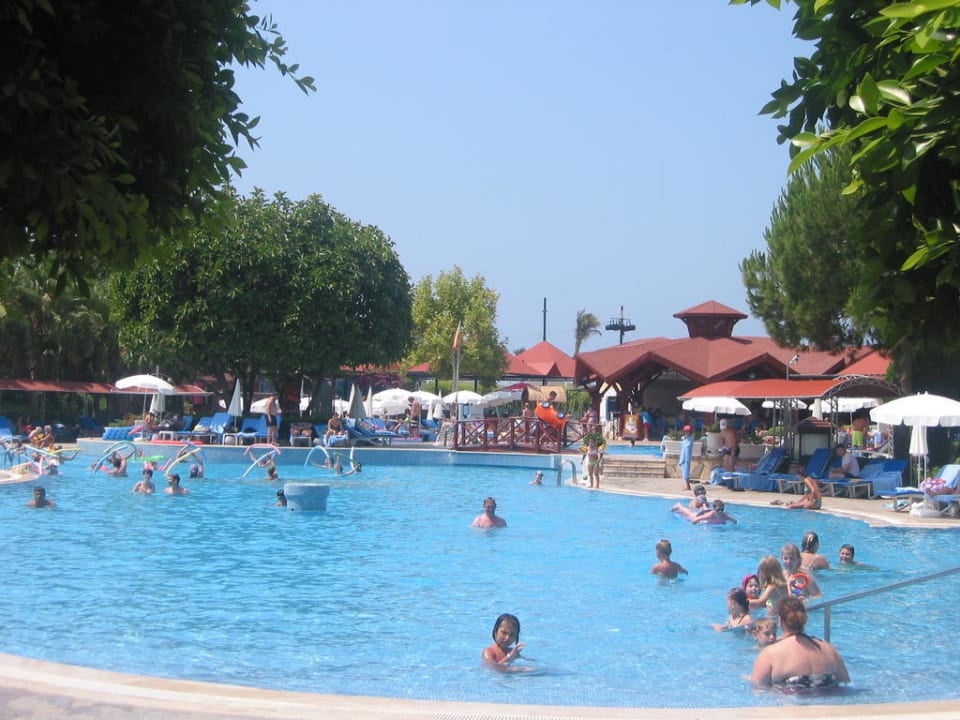 Der Pool des Hotels Miramare Queen Hotel