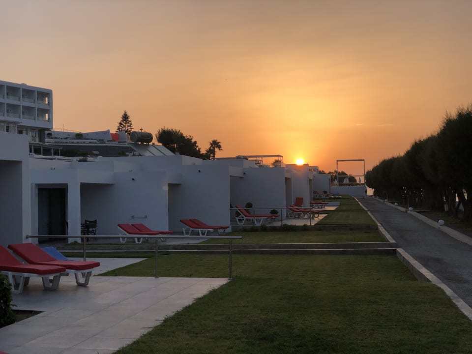 Gartenanlage Dimitra Beach Hotel & Suites