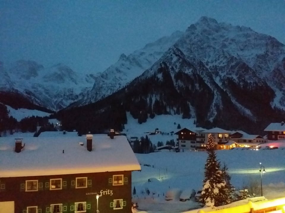 Balkon Richtung Osten IFA Alpenrose Hotel Kleinwalsertal