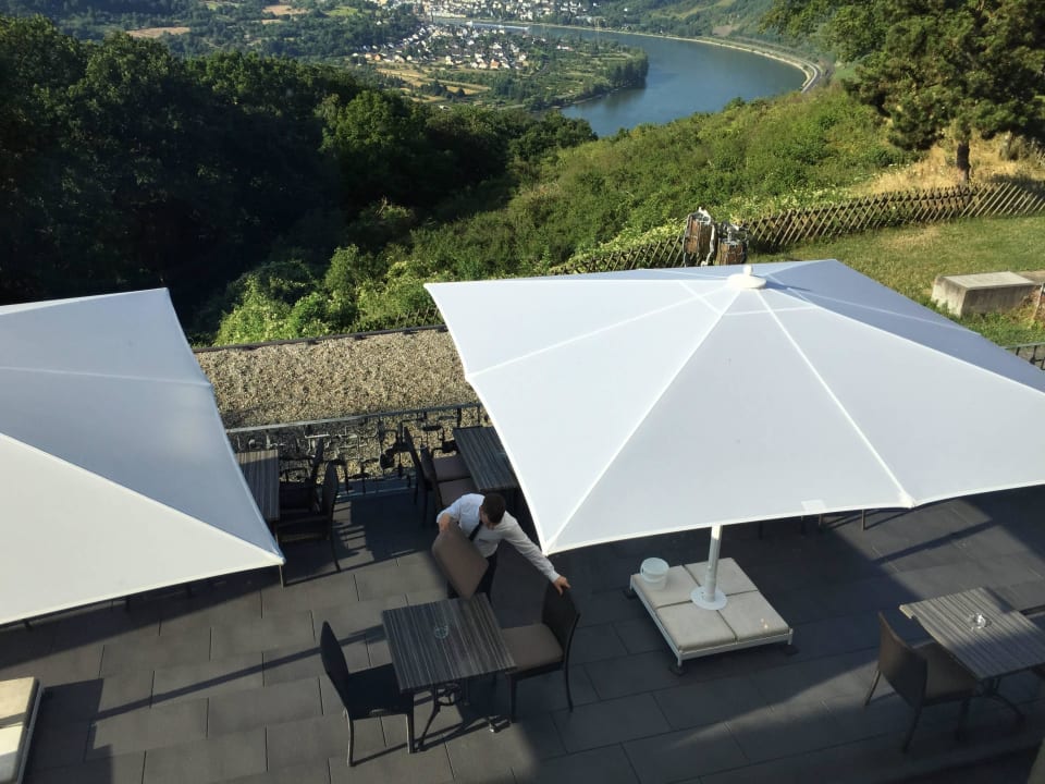Blick auf die Terrasse Hotel Klostergut Jakobsberg