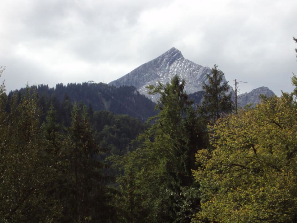 Ausblick vom Balkon auf die Berge Riessersee Hotel