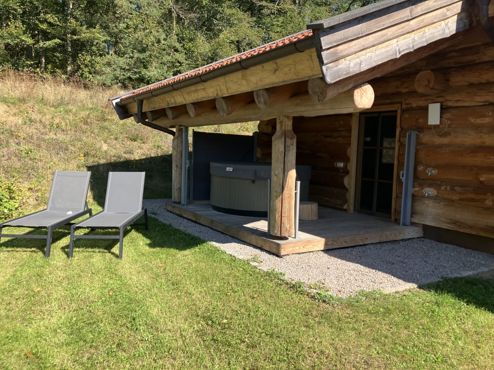 Außenansicht Luxus-Chalets Laumertal