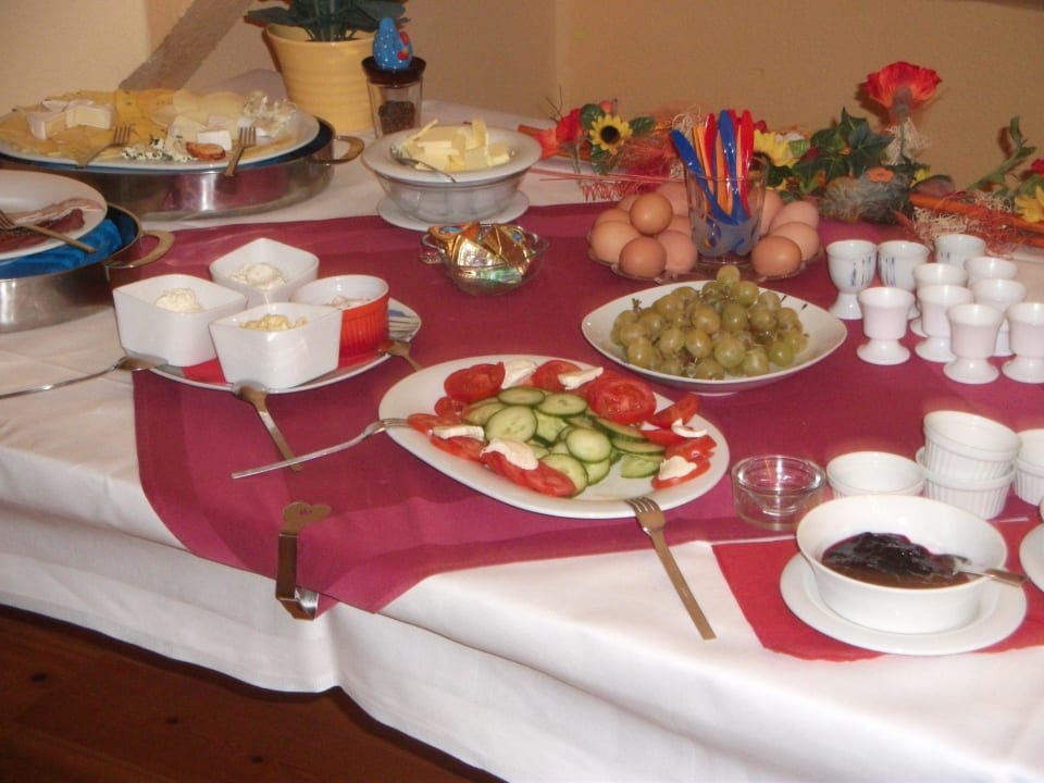 Ein kleiner Teil Frühstücksbuffet Hotel & Pension NOlift