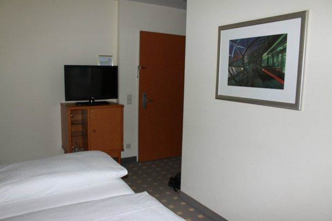 Fernseher Leonardo Hotel Hamburg Airport