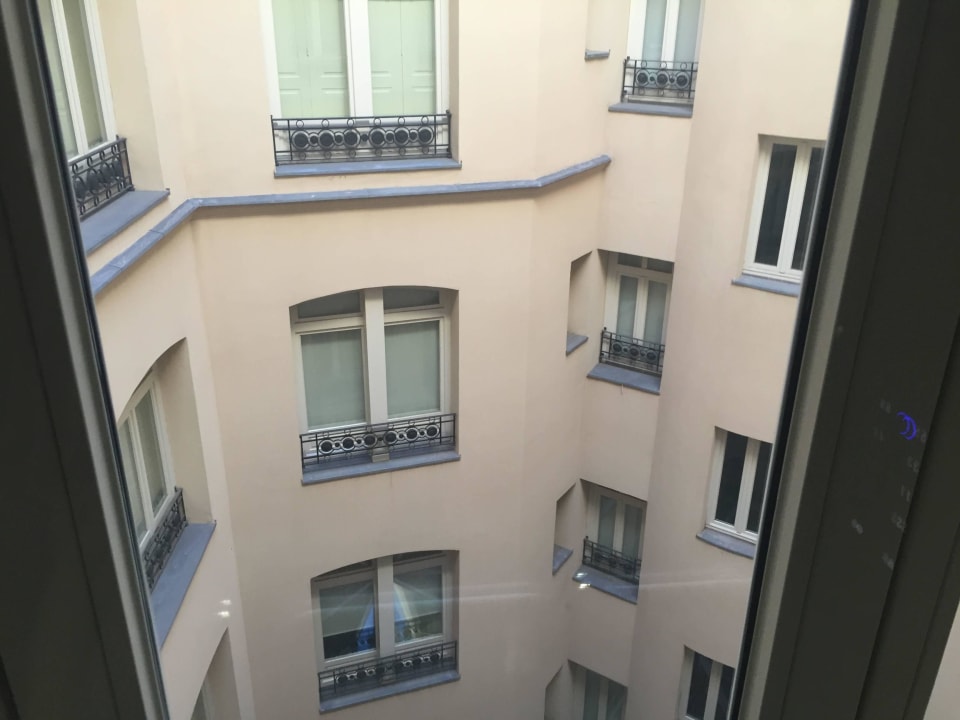 Blick nach innen Hotel Sardinero Madrid