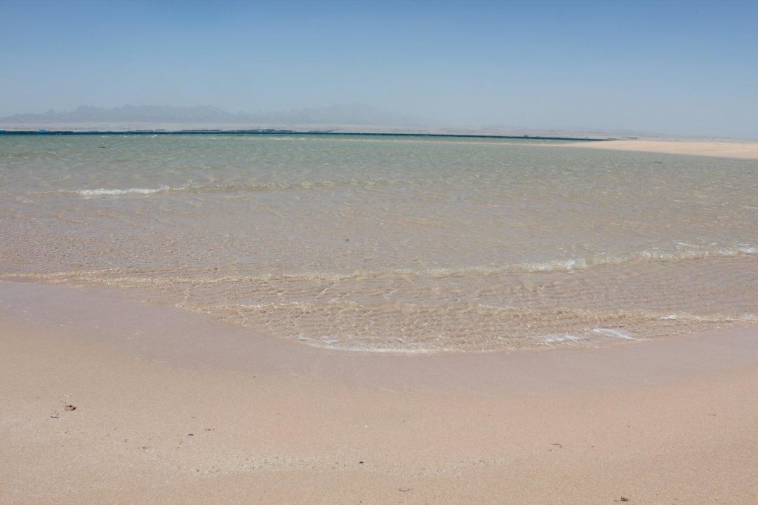 Die vorgelagerte Sandbank Hotel Sheraton Soma Bay Resort