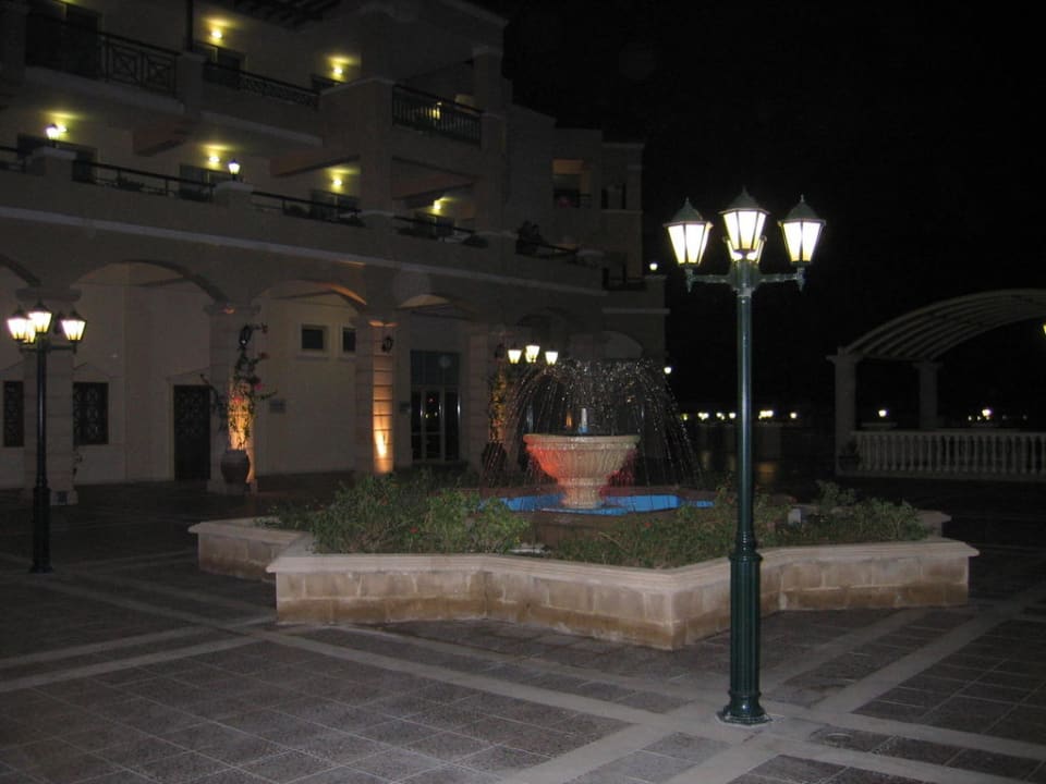 Springbrunnen hinter der Lobby Lindos Princess Beach Resort & Spa