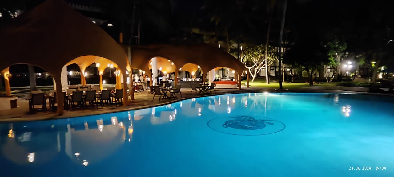 Pool Hotel Southern Palms Beach Resort