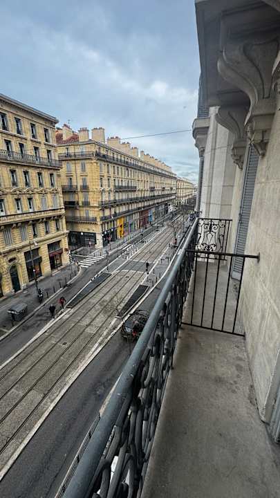 Zimmer The Babel Community - République - Joliette