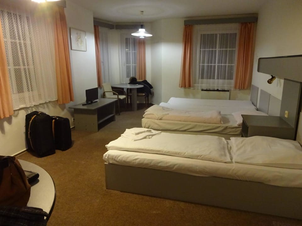 Unser riesiges Zimmer Hotel Central