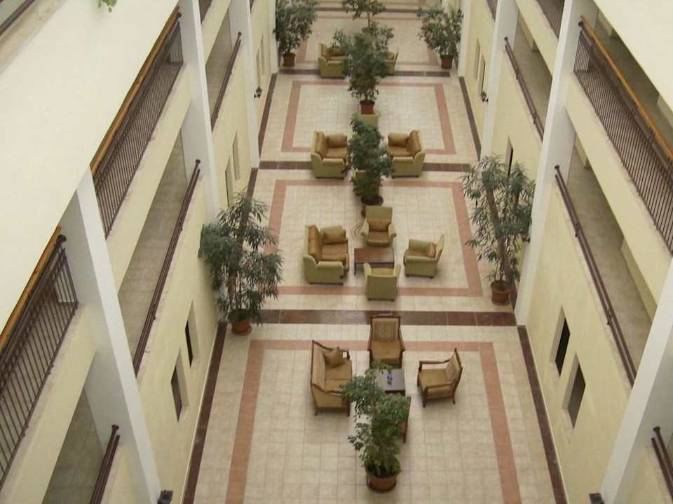 Eigentlich schöne Sitzgelegenheit Armas Gül Beach