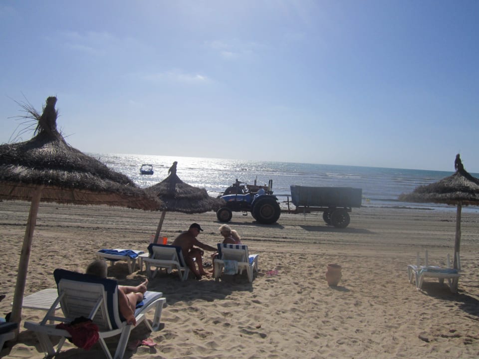 Schön abgeräumtes Strand Royal Karthago Djerba