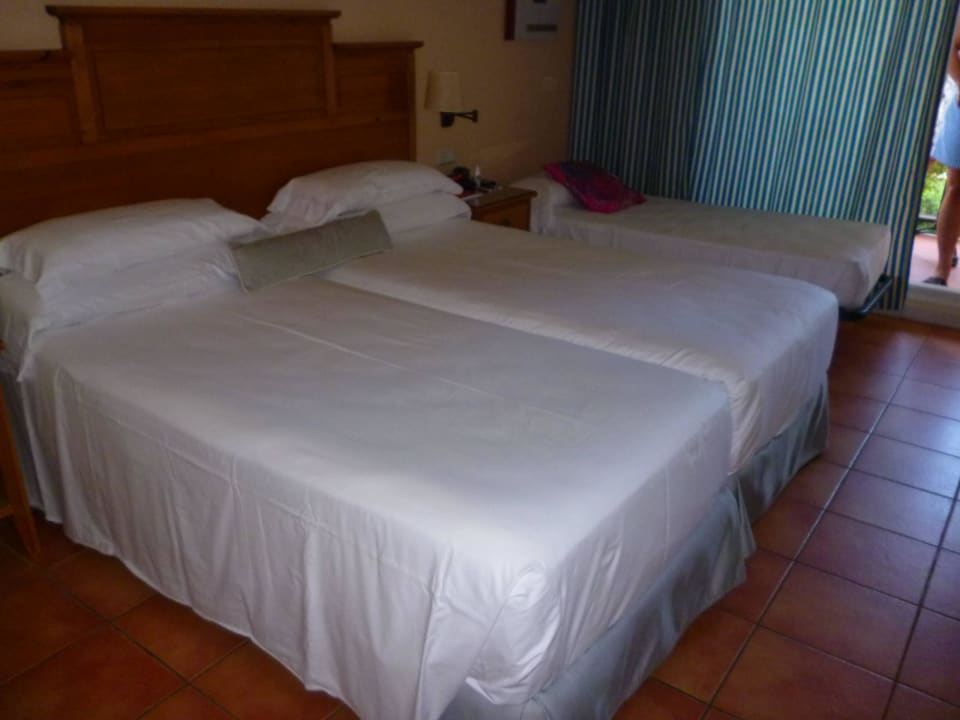 Doppelzimmer mit Zustellbett Fuerte Conil-Resort