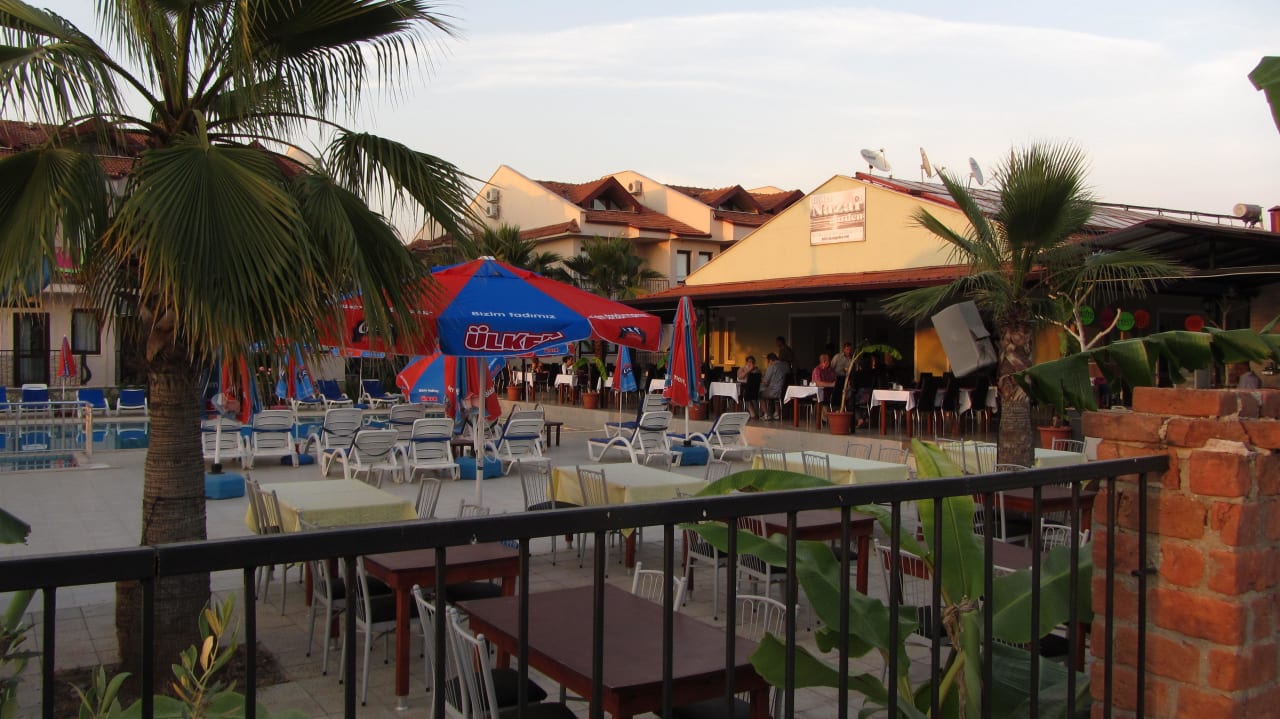 Blick auf den Restaurantbereich Hotel Nazar Garden