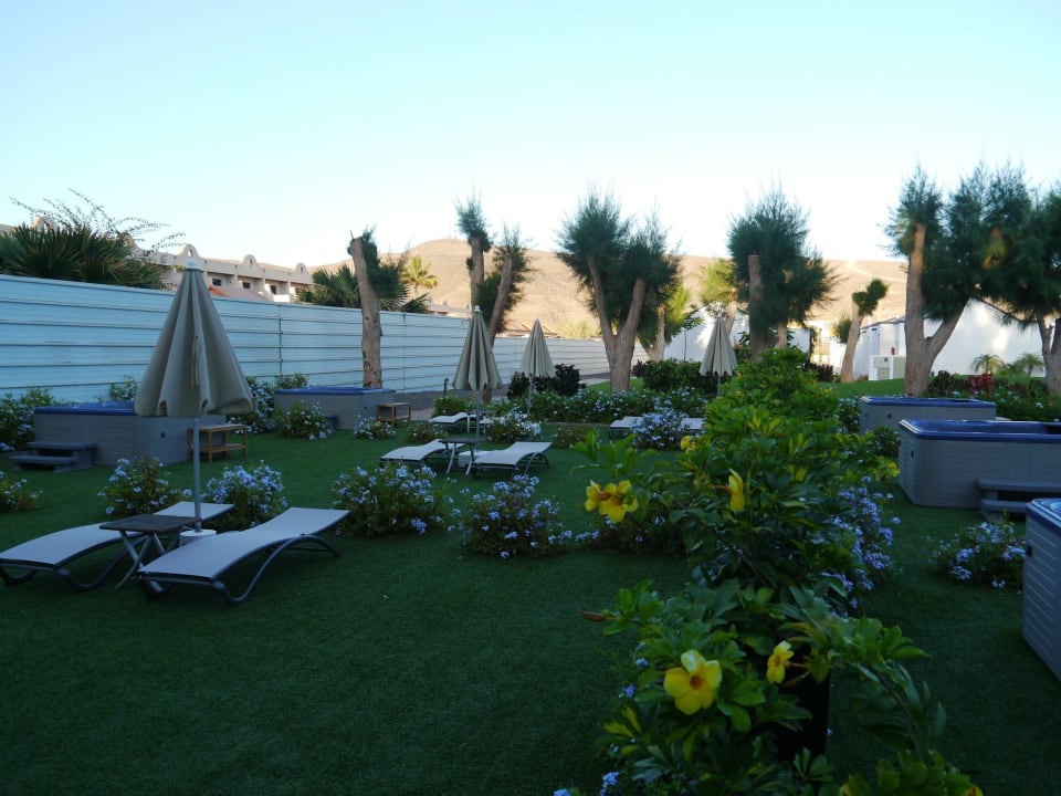 Jacuzzi Bereich R2 Romantic Fantasia Suites - Adults only