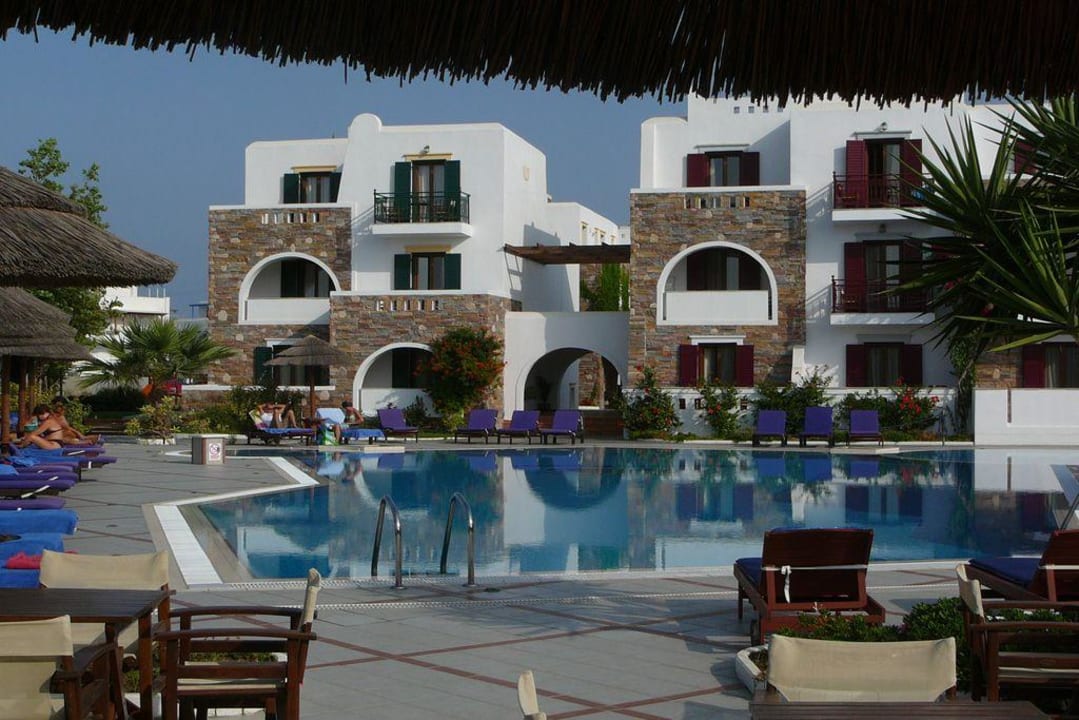 Poolansicht 1 Naxos Resort Beach Hotel