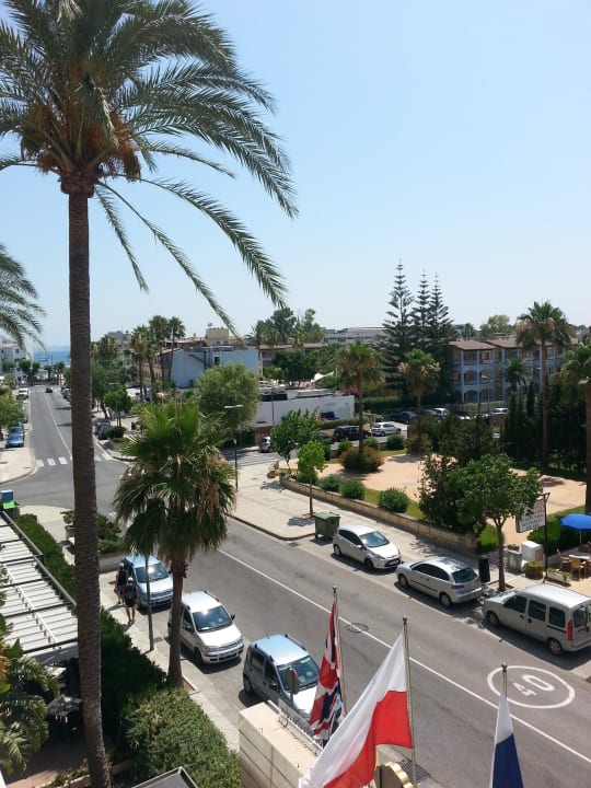 Ausblick vom Balkon mit Meer Bahía de Alcúdia Hotel & Spa