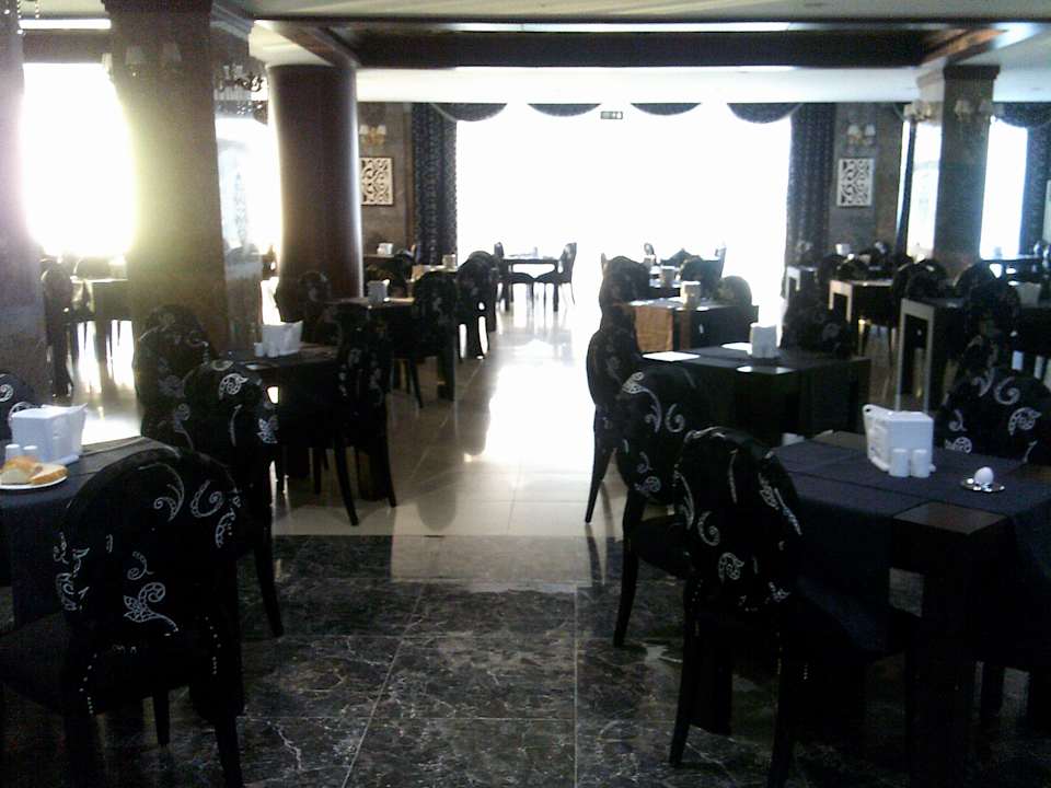 Gastro Side Royal Paradise Hotel