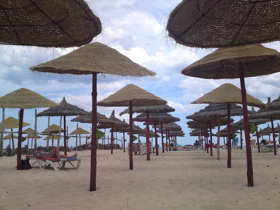 Strand Hotel Nesrine