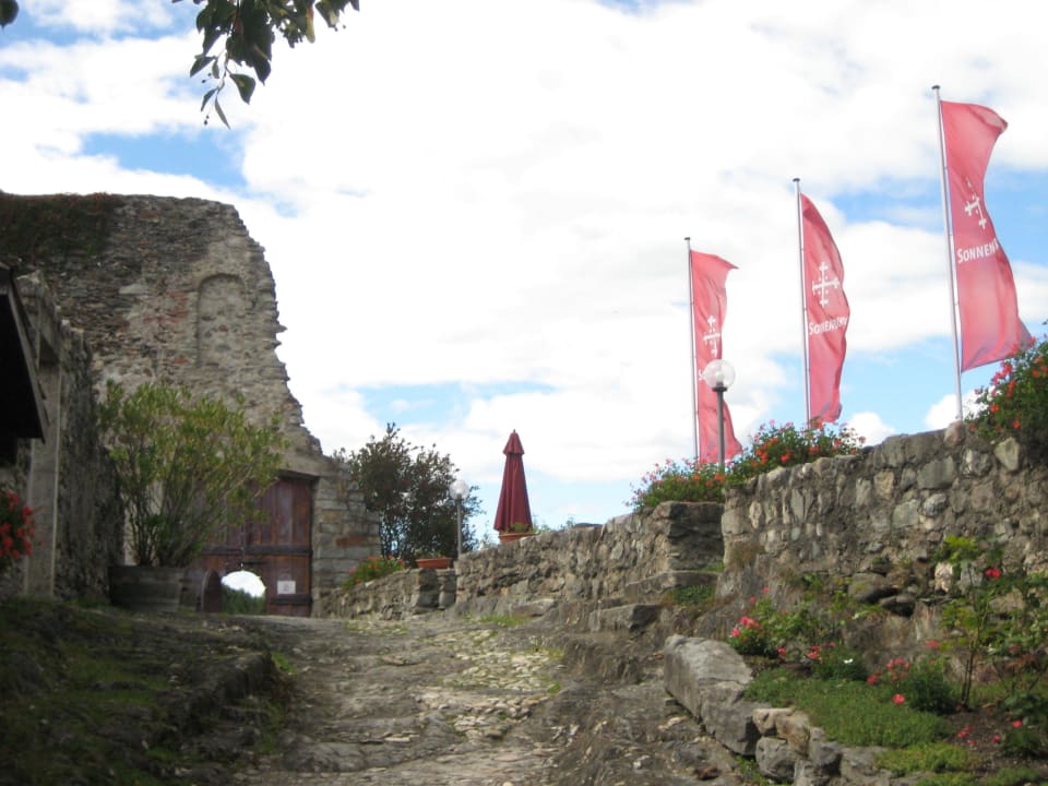 Weg zu den Terrassengärten Hotel Schloss Sonnenburg