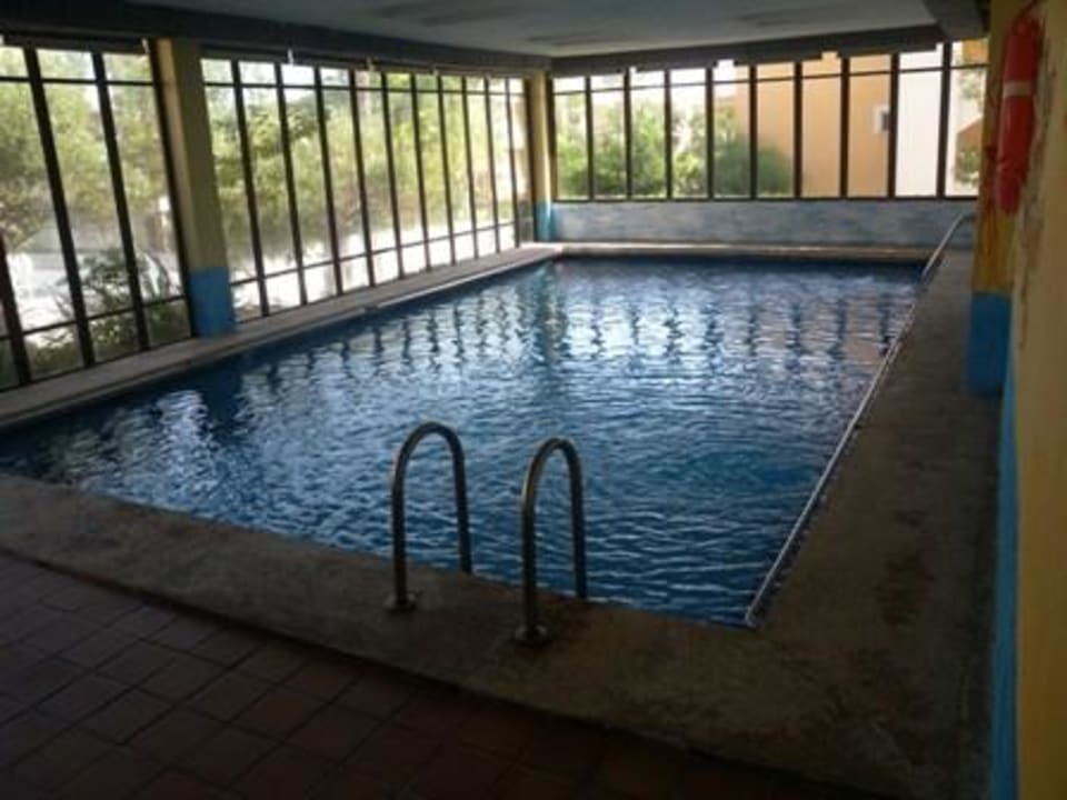 Basen wewnętrzny Grupotel Montecarlo