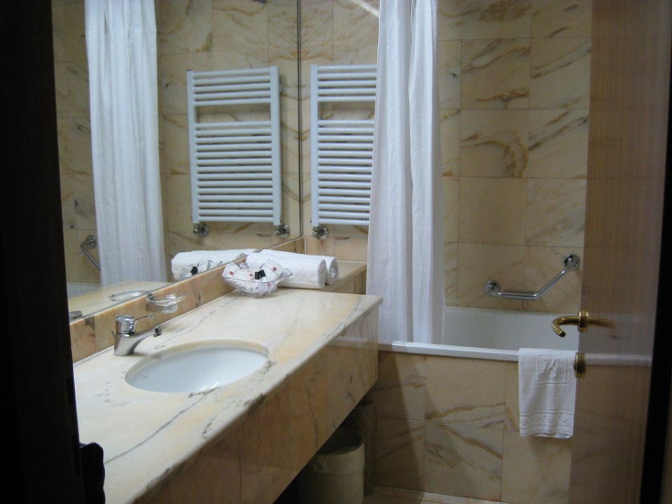 Badezimmer Montresor Hotel Tower