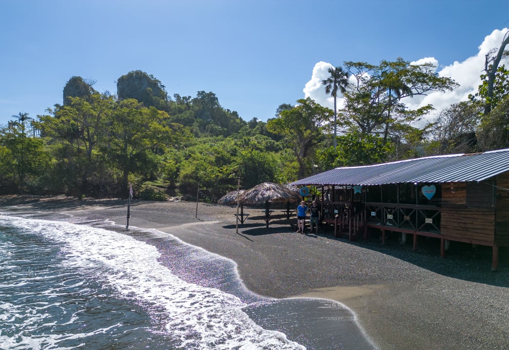 Strand Playabachata Hotel