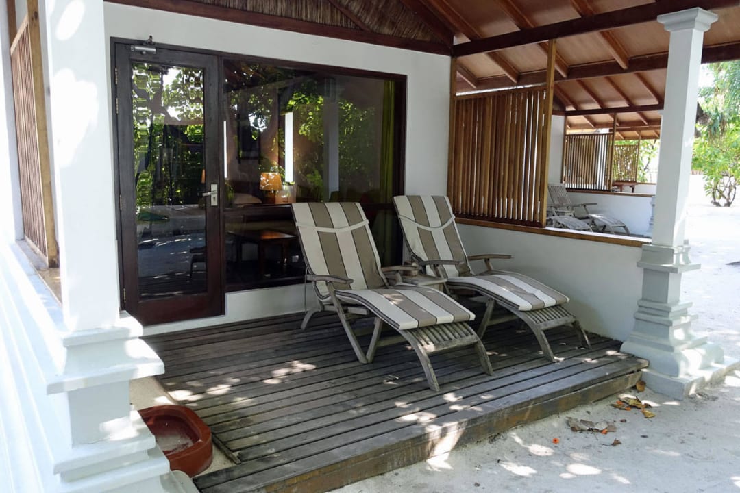 Terrasse vom Superior Bungalow 139 NH Collection Maldives Reethi Resort