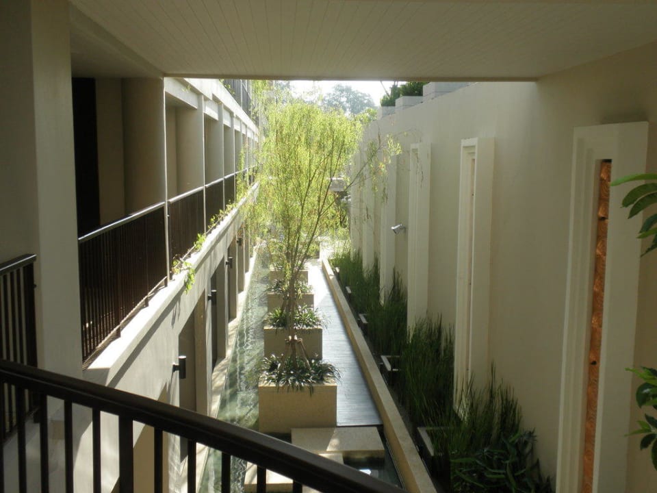 Durchgang zum Pool Hotel Tara Mantra Cha Am