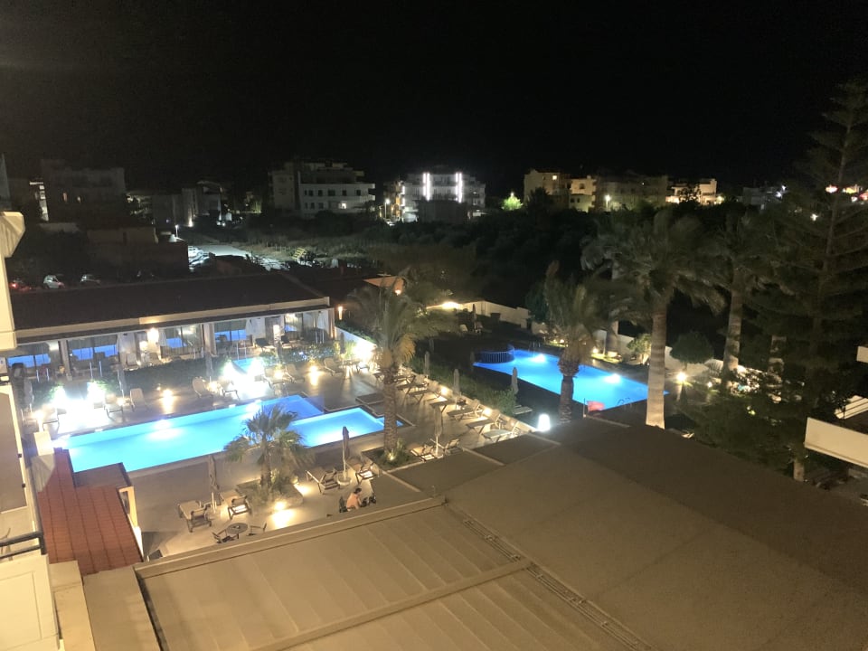 Pool Petousis Hotel & Suites