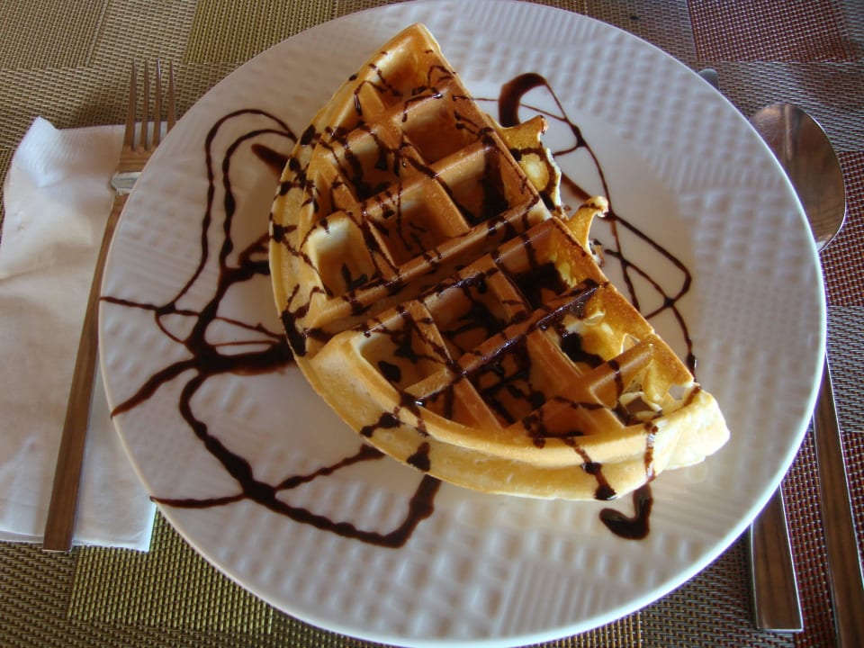 Leckere Frühstückswaffeln Veligandu Maldives Resort Island