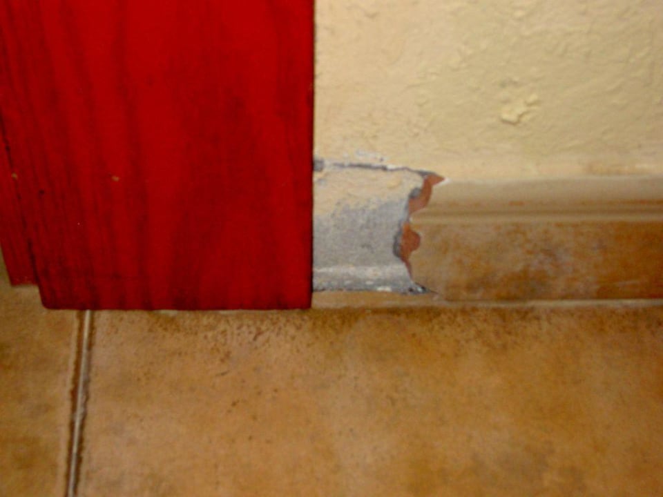 fehlende Fliesen überall SBH Hotel Royal Monica