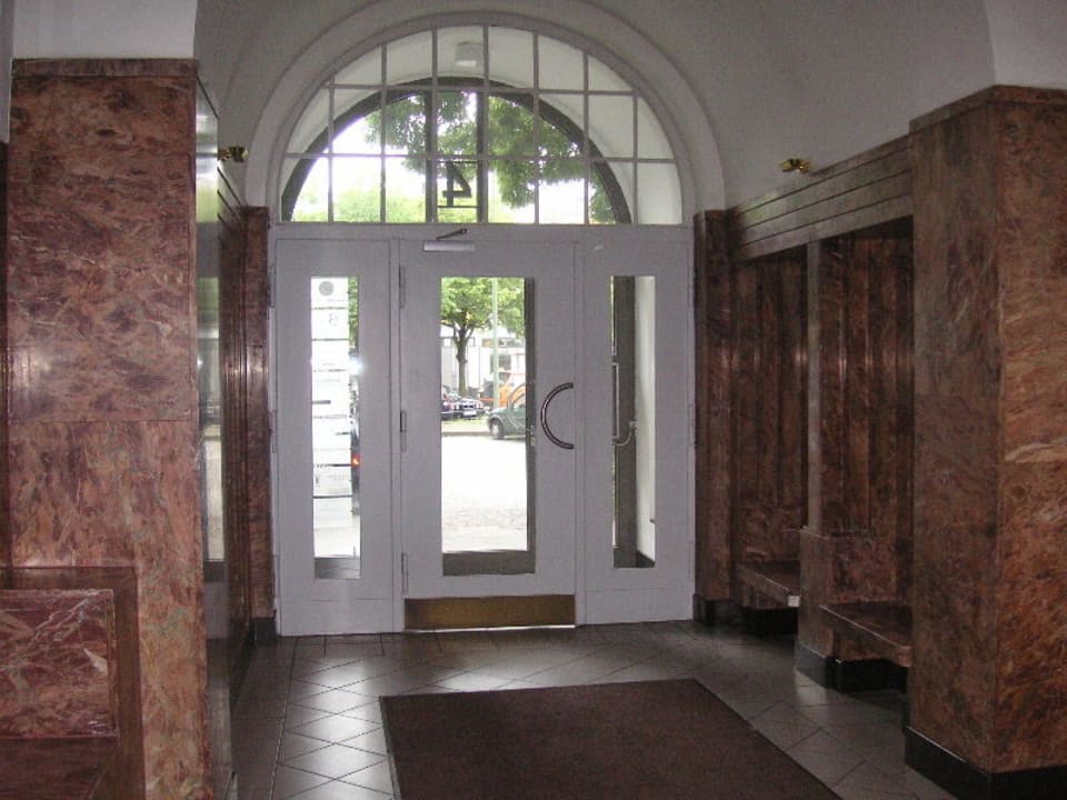 Lobby/Eingang Hotel Pension am Lehniner Platz