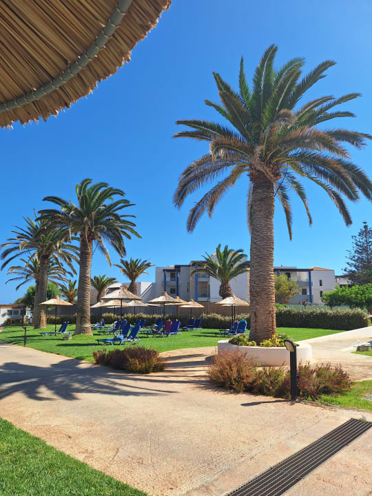 Gartenanlage Anissa Beach & Village