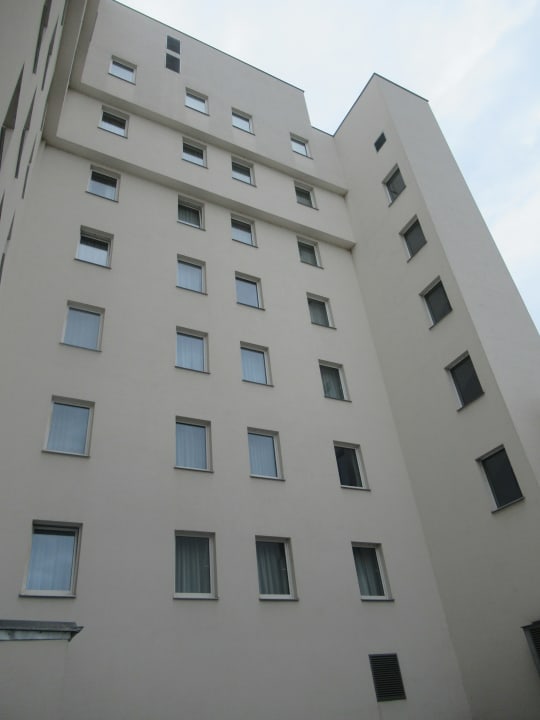 Außenansicht B&B Hotel Prague City