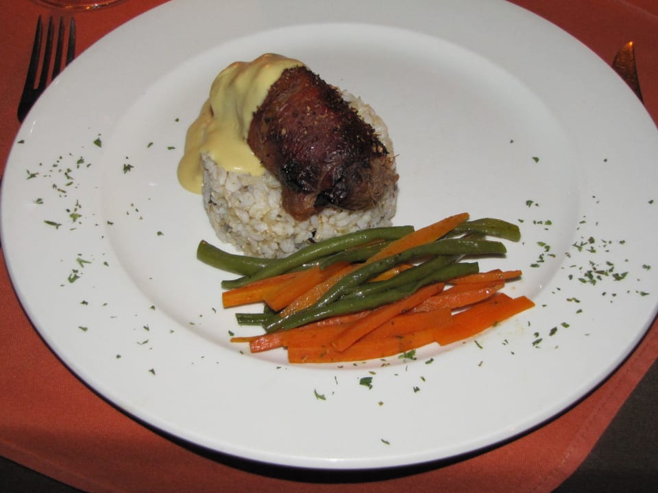 Abendessen: Hauptgericht Kalahari Anib Lodge