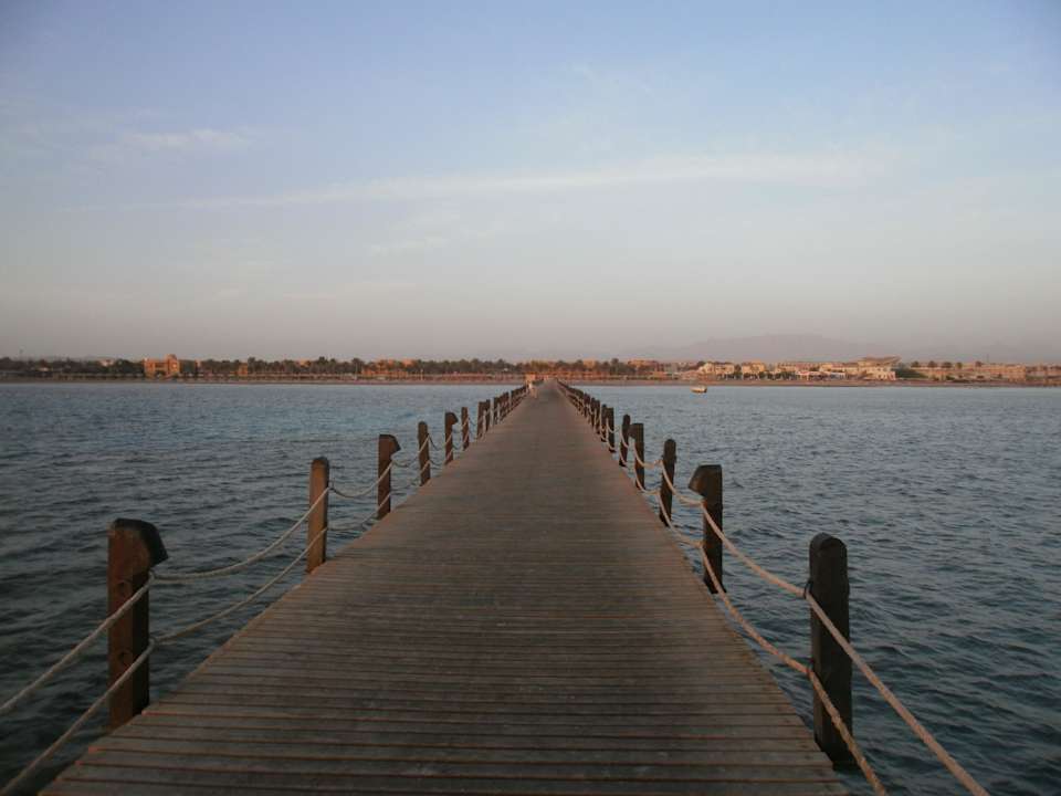 360m langer Steg zum Riff Stella Garden Resort & Spa, Makadi Bay