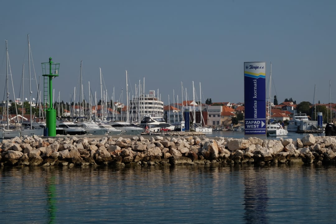 Außenansicht Hotel IN Biograd