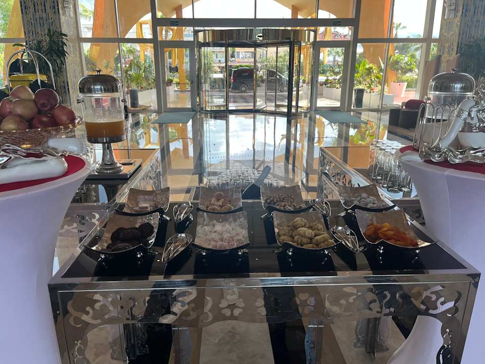 Lobby Azura Deluxe Resort & Spa Hotel