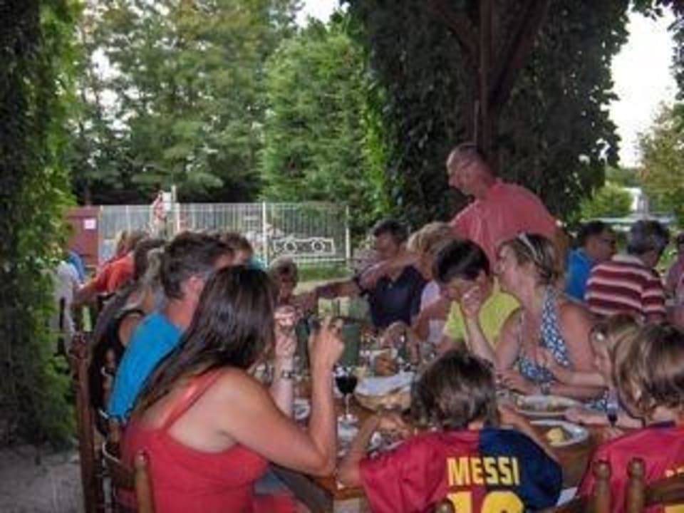 Table d'hôte B&B Chambres d'Hôtes Domaine du Bourg