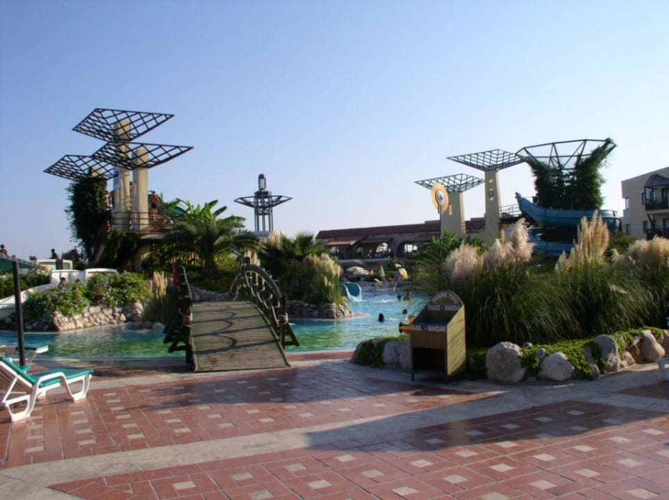 Gartenanlage mit Pool Limak Limra Hotel & Resort