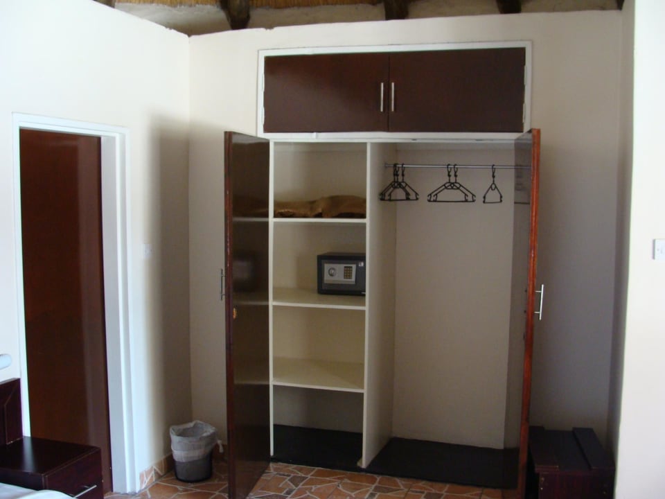 Kliederschrank Pelican Lodge