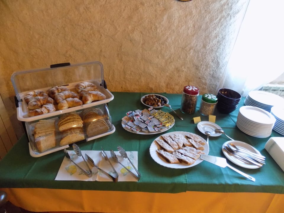 Restaurant Rooms and Apartment Feral