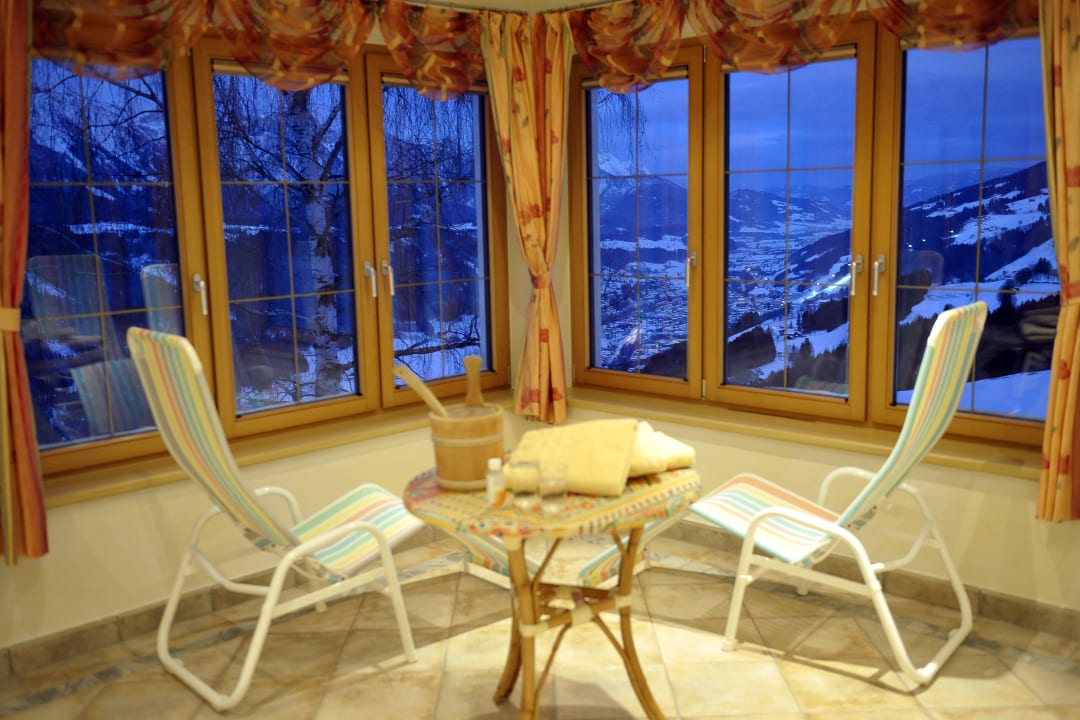 Ruheraum mit traumhafter Aussicht Hotel Berghof