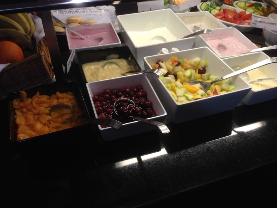 Frühstücksbuffet NOVINA HOTEL Tillypark
